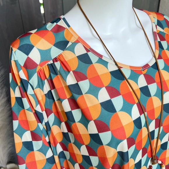 NWOT The Zig Zag Stripe Women’s Multi Colored Print Top Size Large - Picture 4 of 11